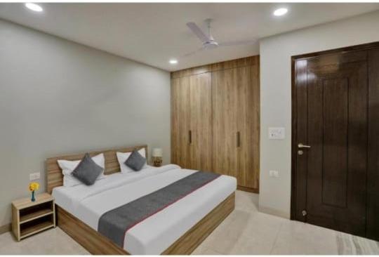 Vibe Hotel Noida Bagian luar foto