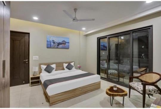 Vibe Hotel Noida Bagian luar foto
